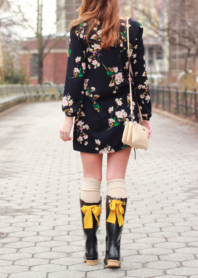 The Steele Maiden: Joules Bow Rainboots and Floral Shift Dress