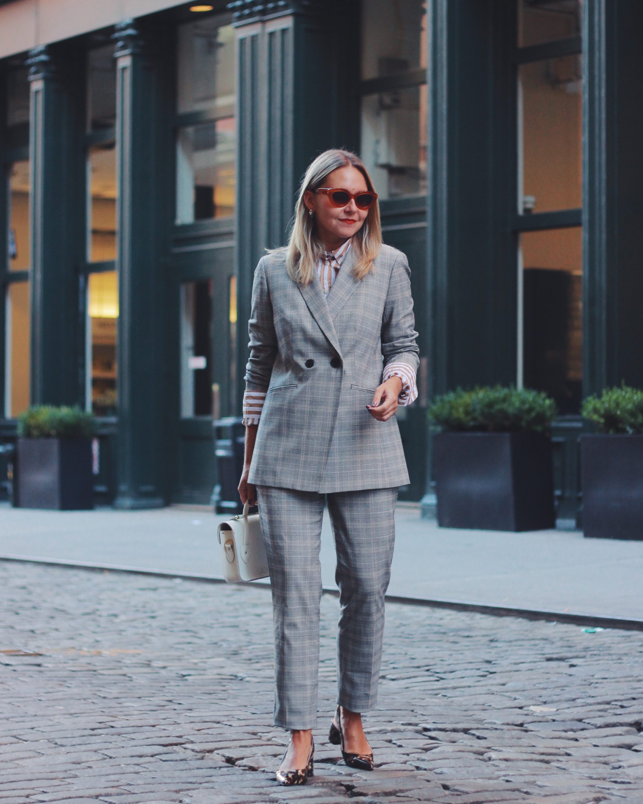 A HYBRID WARDROBE FOR WORK TO WEEKEND - The Steele Maiden
