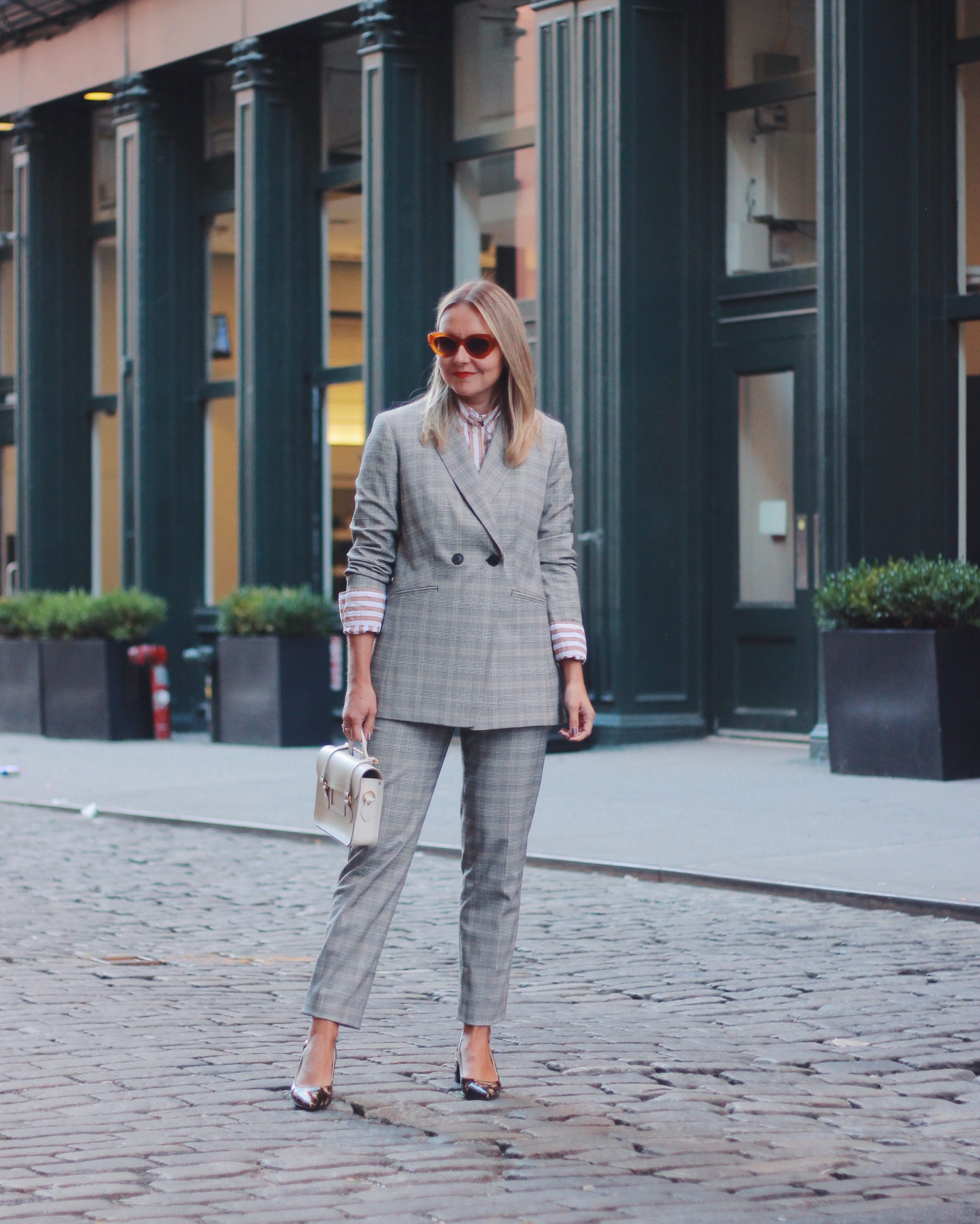 A HYBRID WARDROBE FOR WORK TO WEEKEND - The Steele Maiden