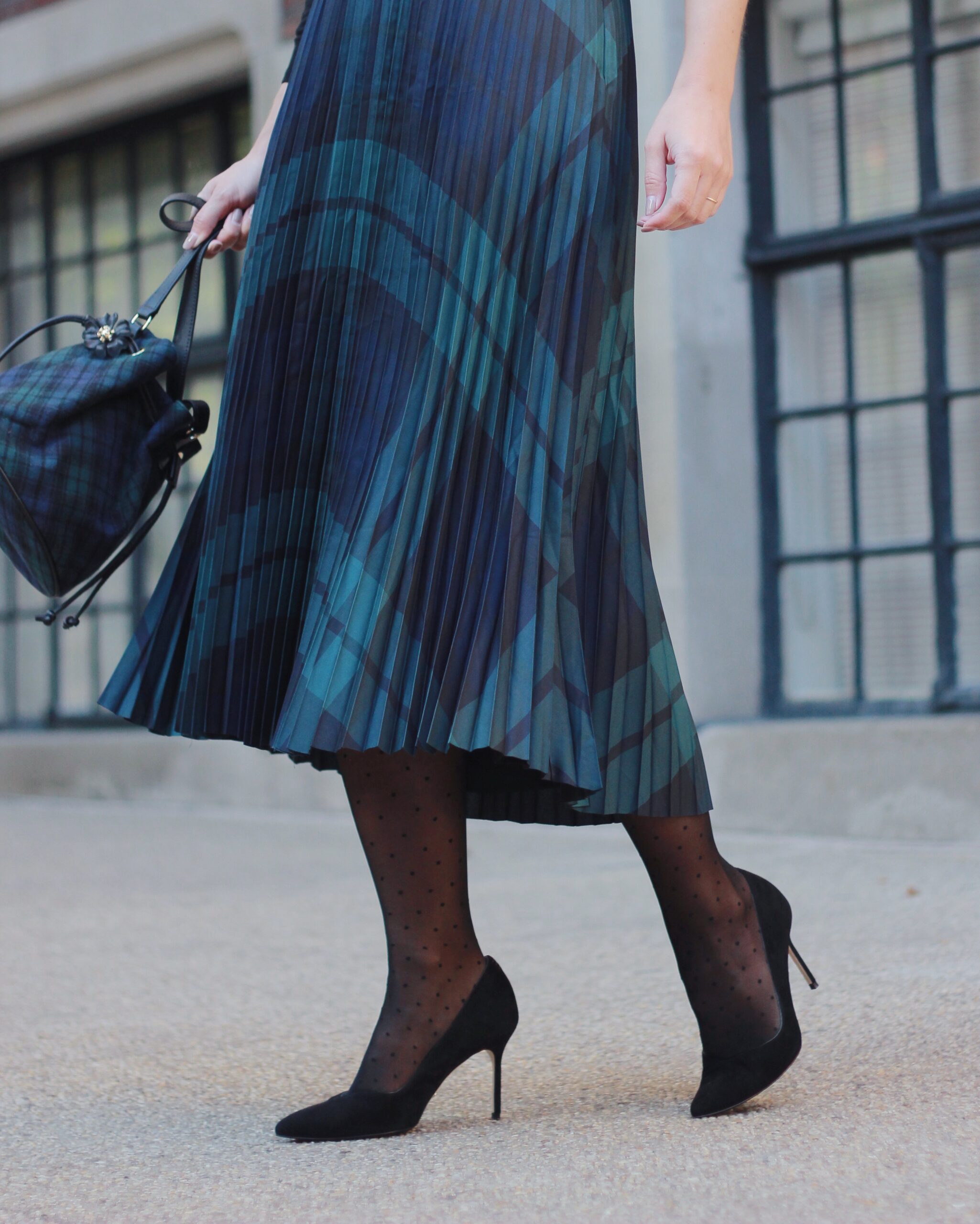 THE PERFECT PUMPS WITH SARAH FLINT – The Steele Maiden